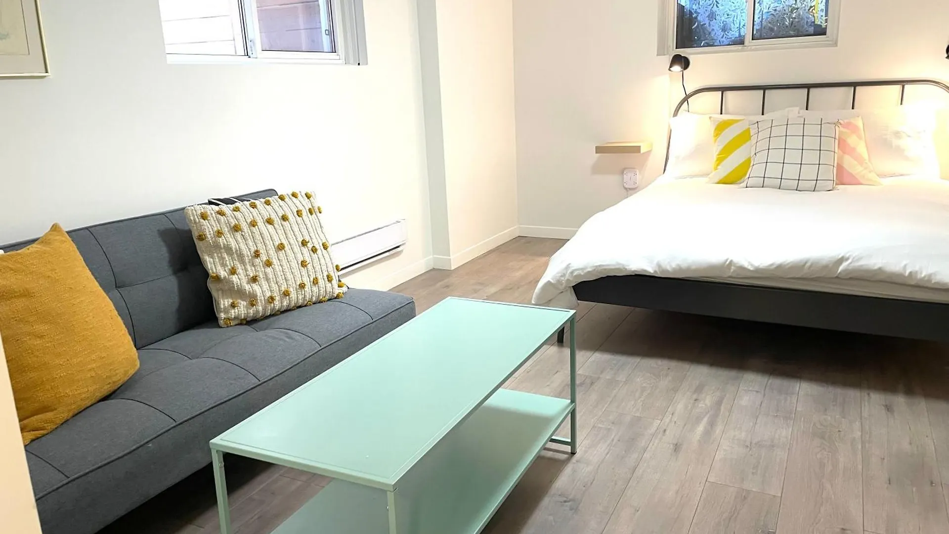 Downtown Private Suite Toronto Homestay