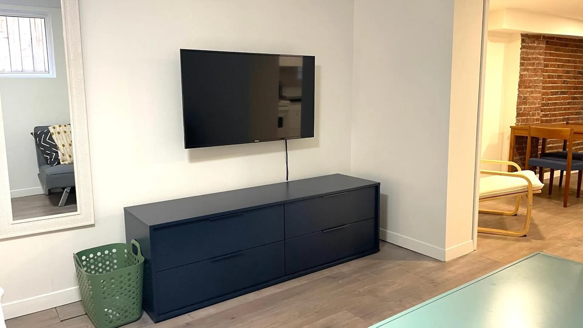 Downtown Private Suite Toronto Homestay